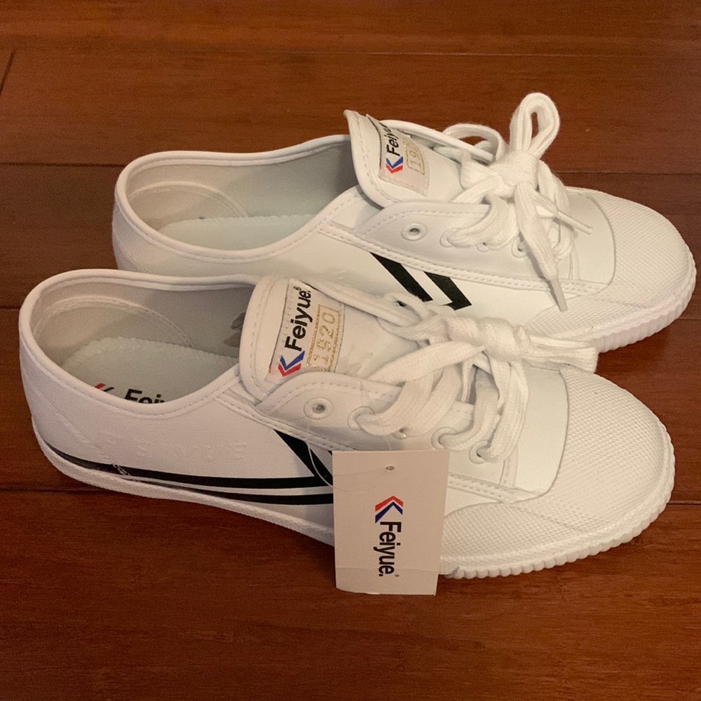 NWT Feiyue 1920 White Sneakers Size 7